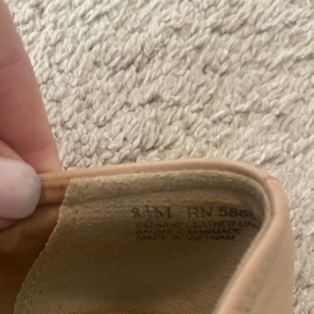 Susina Beige Leather Round-Toe Pumps - Picture 4 of 5